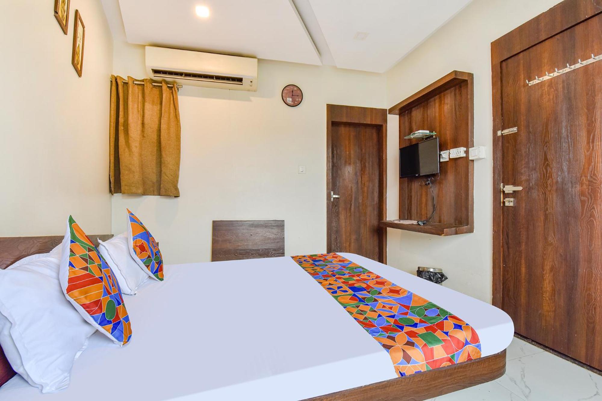 Fabexpress Ta Paradise Ujjain Esterno foto
