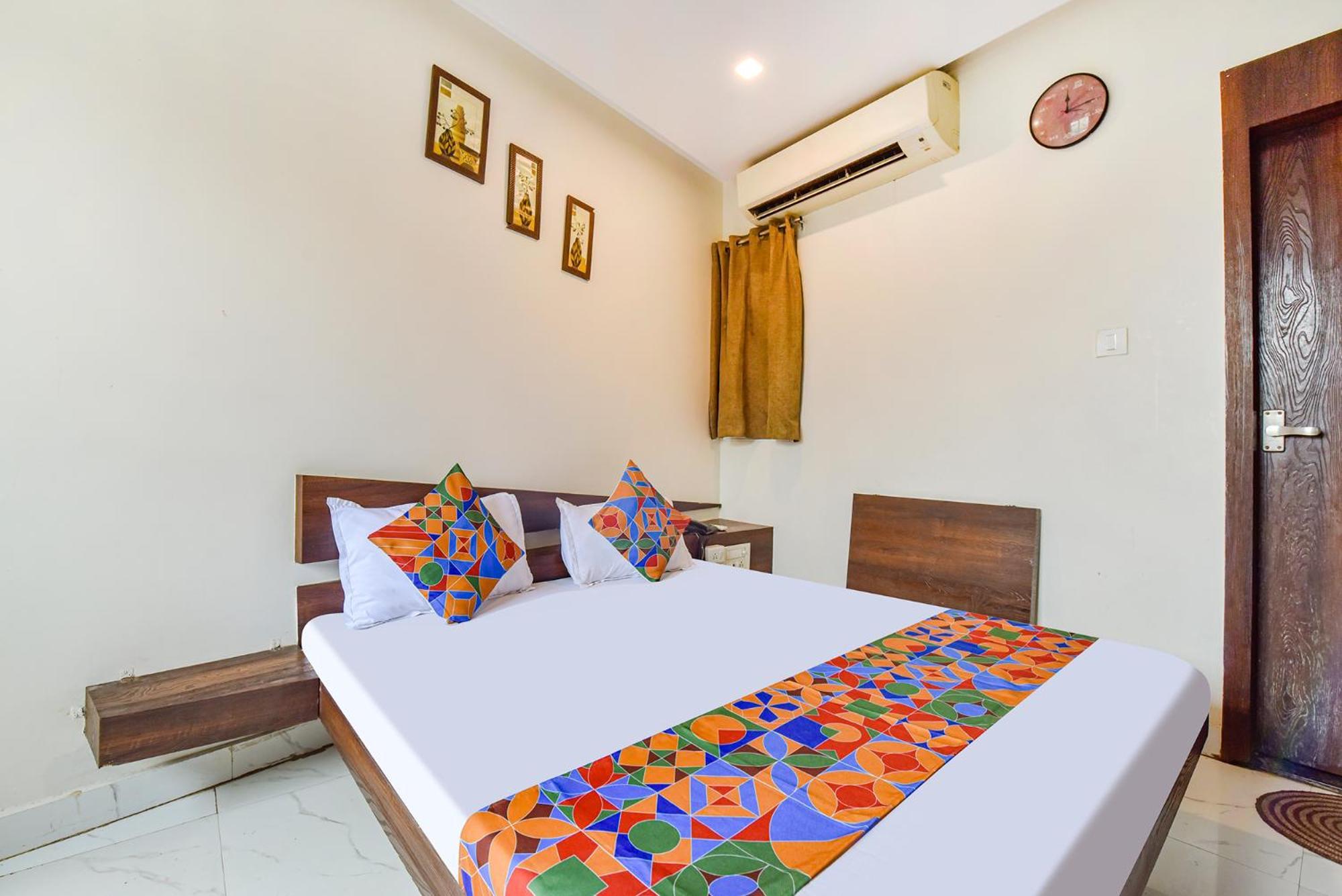 Fabexpress Ta Paradise Ujjain Esterno foto